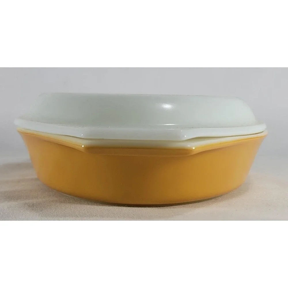 Vintage Pyrex Butterfly Gold 1 Quart Divided Dish Ovenware With Lid #063